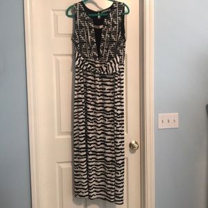 NY Collection Black/White multiprint maxi dress